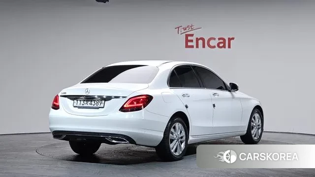 Mercedes-Benz C-Class W205 2020 Белый из Кореи