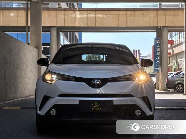 Toyota C-HR 2021 Белый из Китая