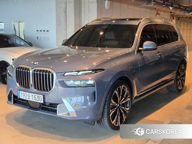 BMW X7 (G07) 2023 Серебристо-серый из Кореи