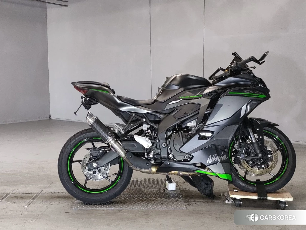 Проданный OTHER NINJA ZX-4R SE 2023 из Японии
