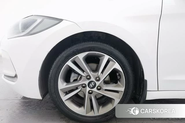 Hyundai Lead 2018 Белый из Китая