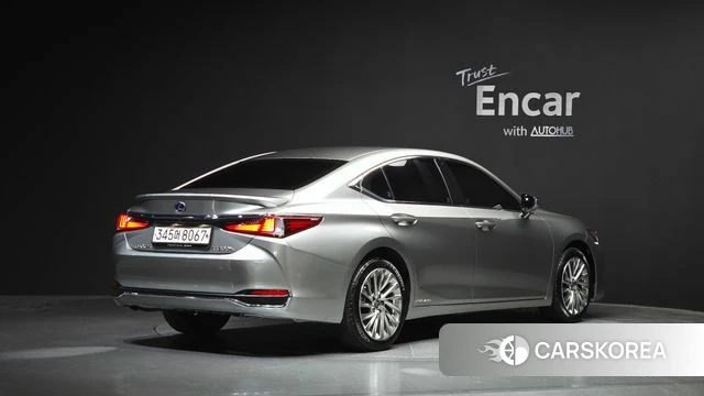 Lexus ES300h 7th generation 2020 Песочный из Кореи