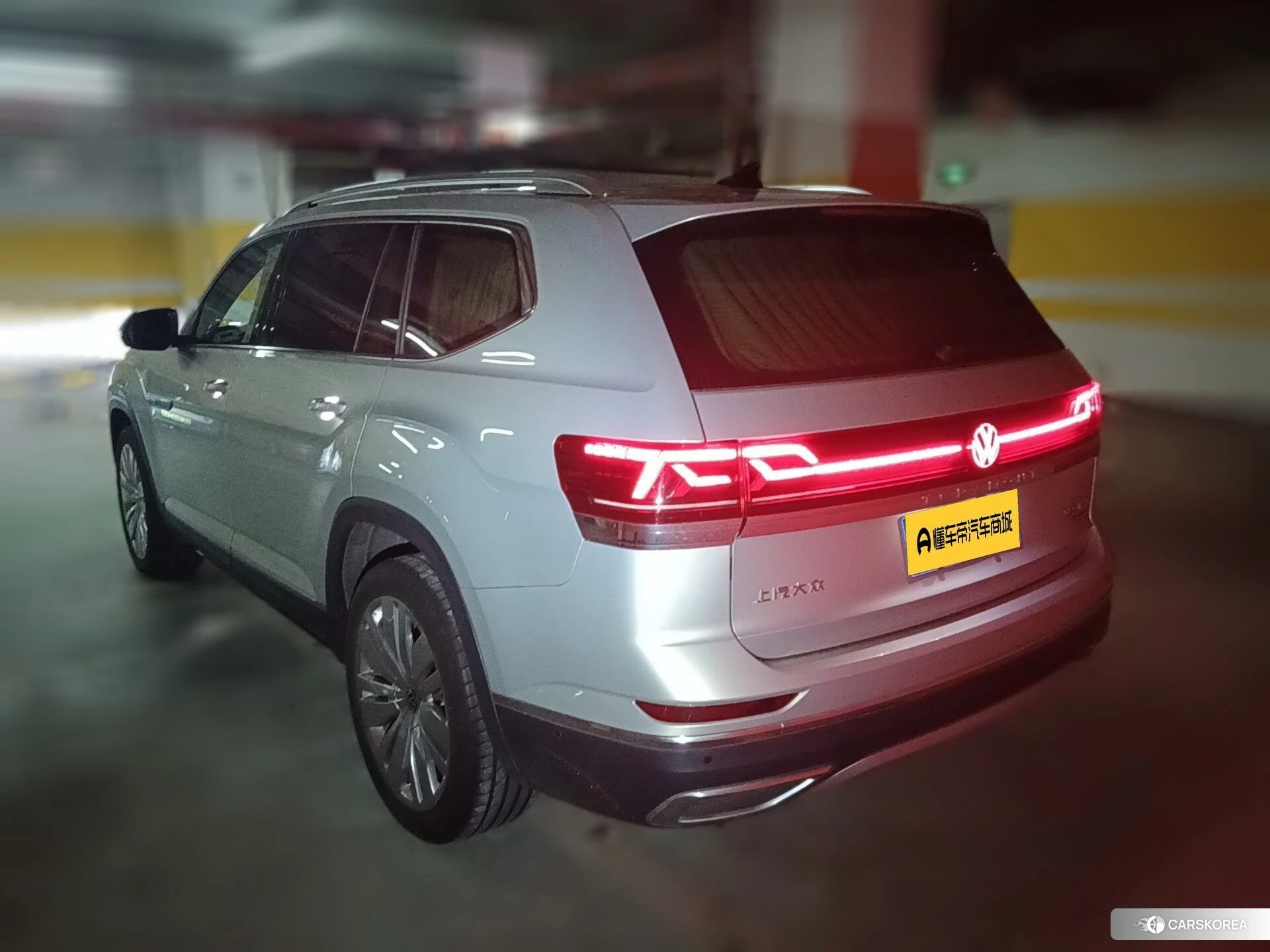 Volkswagen Tourang 2022 Серебристо-серый из Китая