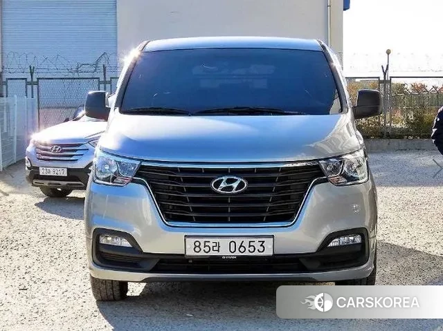 Hyundai The New Grand Starex 2018 Серебристо-серый из Кореи