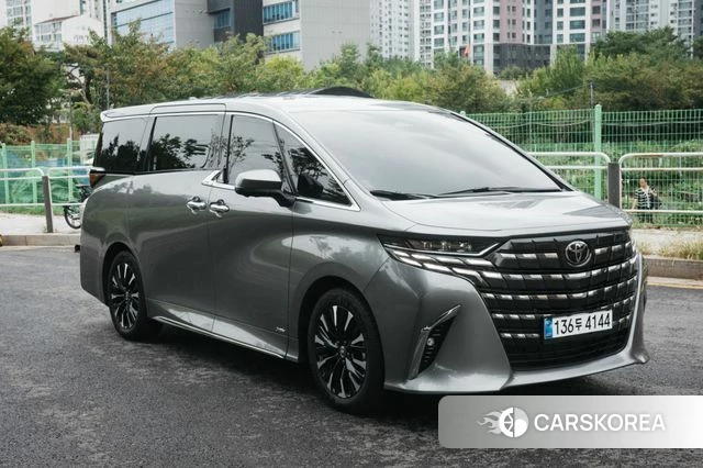 Toyota Alphard 4th Generation 2025 Серебристо-серый из Кореи