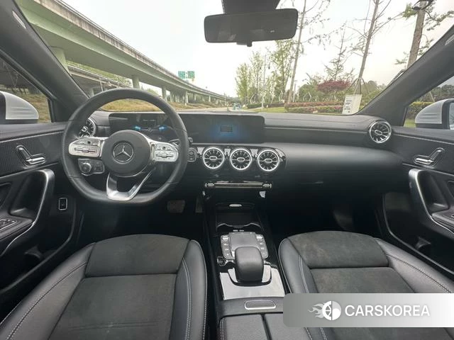 Mercedes-Benz Class A 2021 Белый из Китая