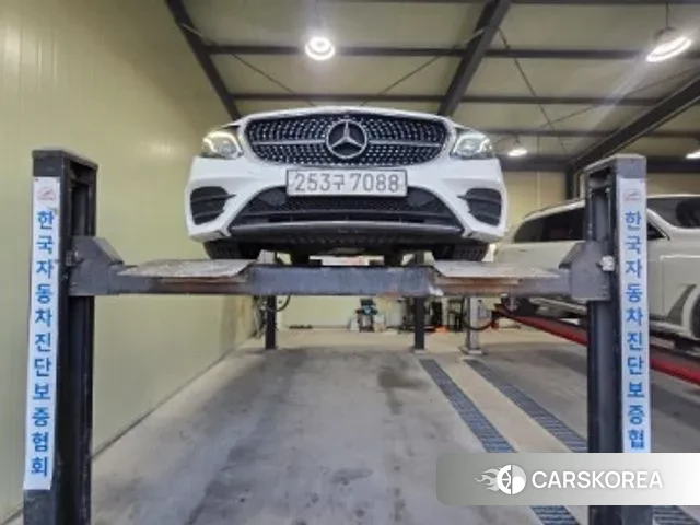 Mercedes-Benz E-Class W213 2018 Белый из Кореи