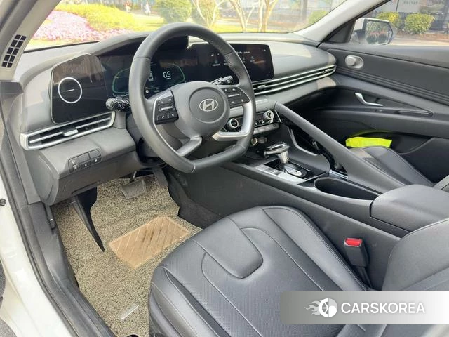 Hyundai Elantra 2024 Белый из Китая