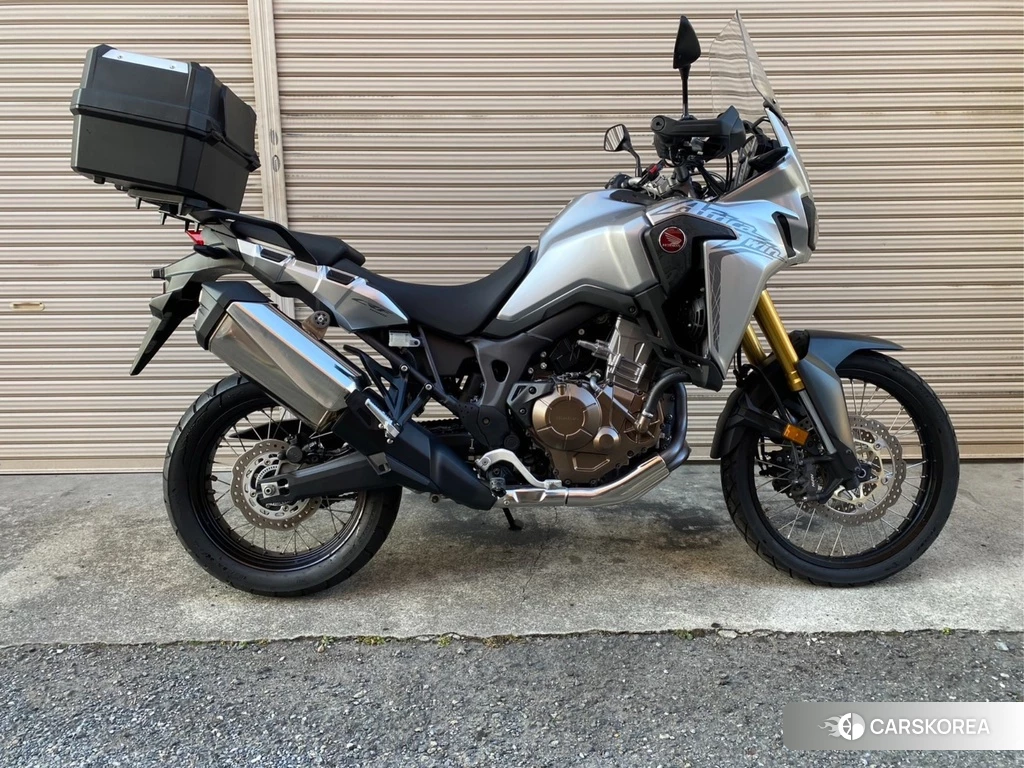 Проданный Honda CRF1000L AFRICA TWIN 2017 из Японии