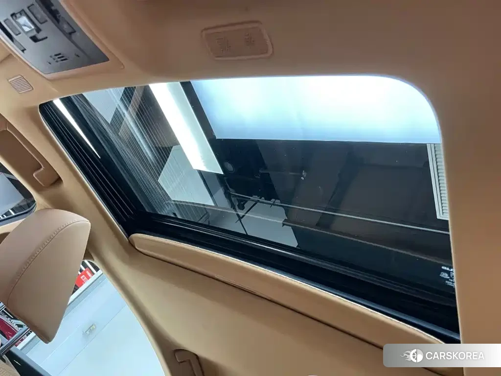 Lexus ES 2023 Silver/gray из Китая