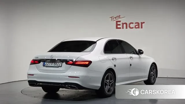 Mercedes-Benz E-Class W213 2023 Белый из Кореи
