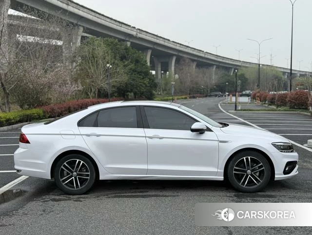 Volkswagen Lingdu 2020 Белый из Китая