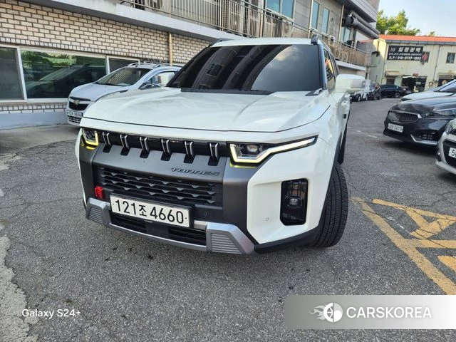 Ssangyong Torres 2024 Жемчужный цвет из Кореи