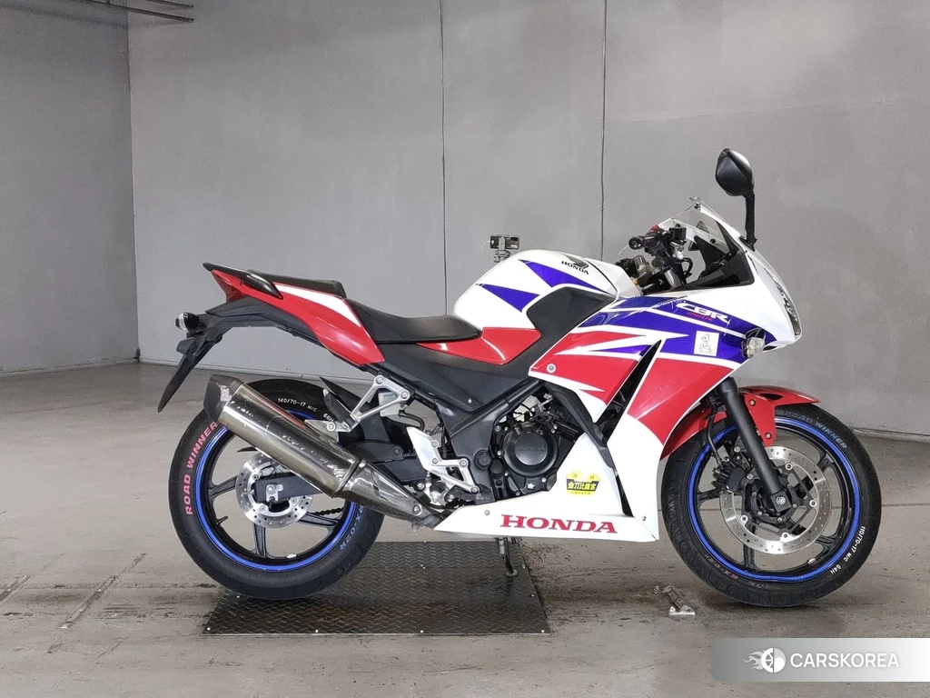 Проданный Honda CBR250R 2015 из Японии