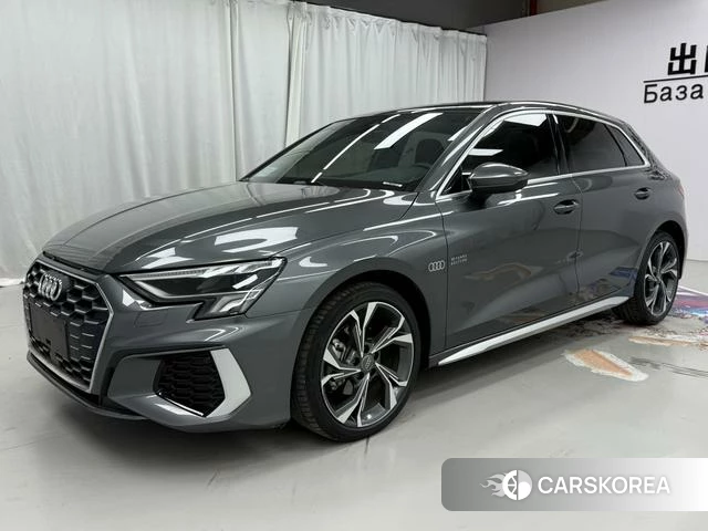 Audi A3 2021 Темно-серый из Китая