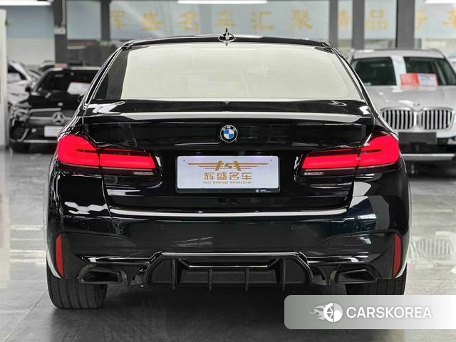 BMW 5 series 2022 Черный из Китая