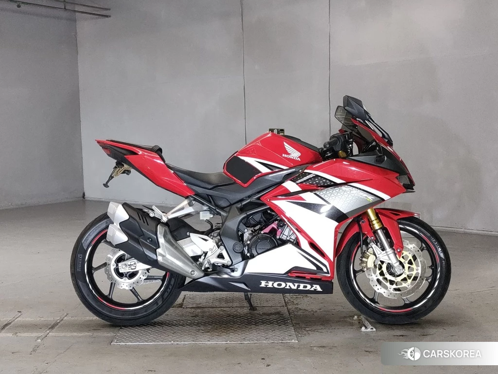 Проданный Honda CBR250RR 2017 из Японии