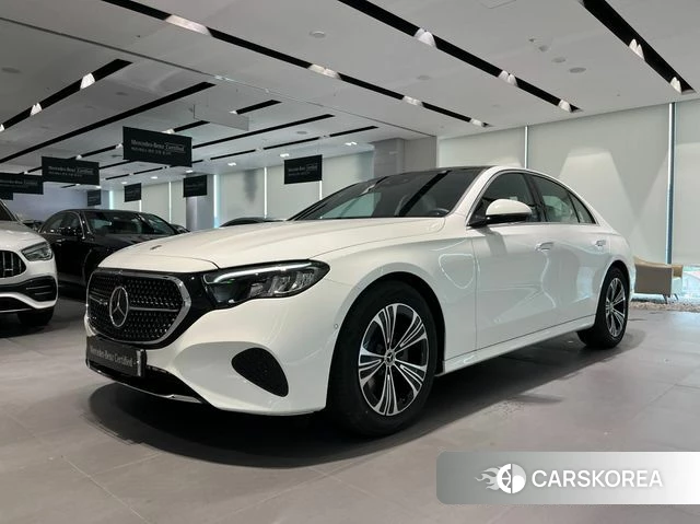 Mercedes-Benz E-Class W214 2026 Белый из Кореи