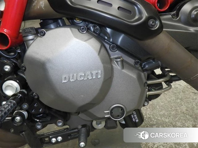 Engine photo