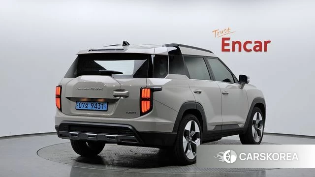 Ssangyong Torres EVX 2024 Жемчужный цвет из Кореи