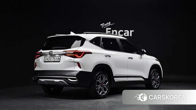 Kia Seltos 2020 Белый из Кореи