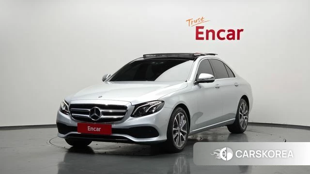 Mercedes-Benz E-Class W213 2018 Серебряный из Кореи