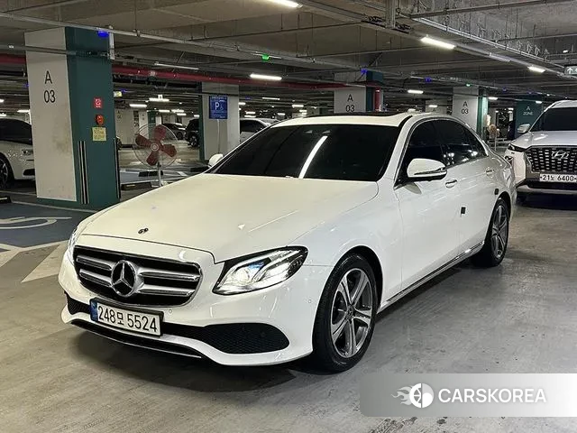 Mercedes-Benz E-Class W213 2018 Белый из Кореи