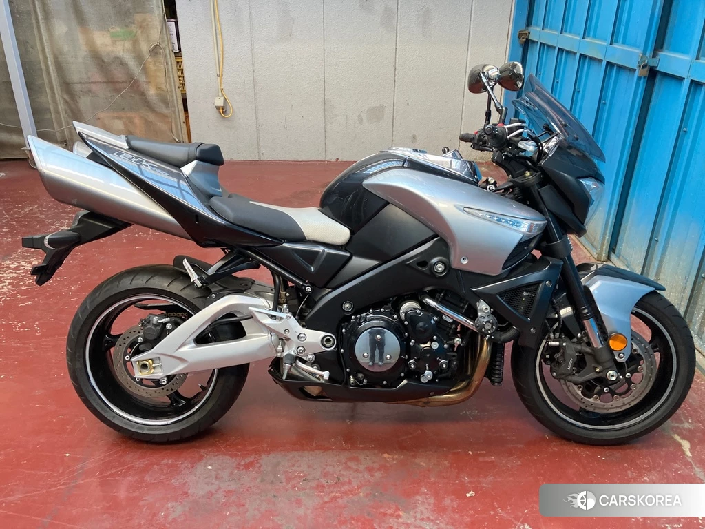 Проданный Suzuki GSX 1300 BK (B-KING) 2010 из Японии