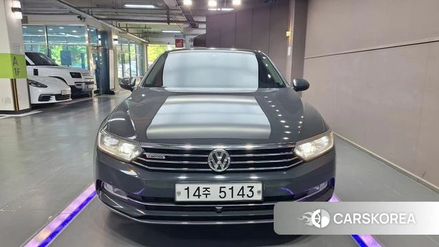 Volkswagen Passat GT (B8) 2018 Серый из Кореи
