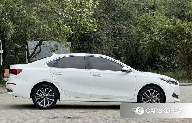 Kia K3 2022 Белый из Китая