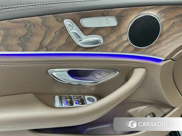Mercedes-Benz E-class 2023 Черный из Китая