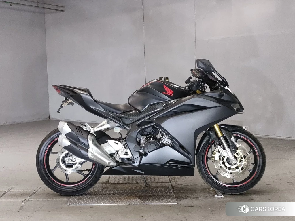 Проданный Honda CBR250RR 2017 из Японии, фото 2