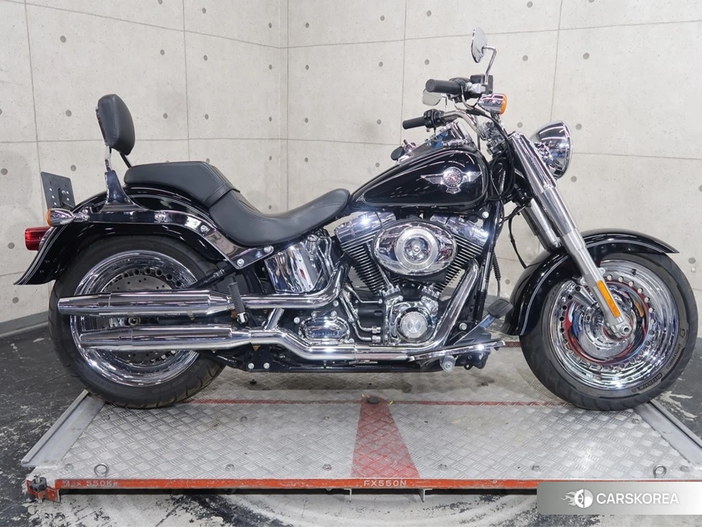 Проданный Harley-Davidson Softail Fat Boy FLSTF 2014 из Японии