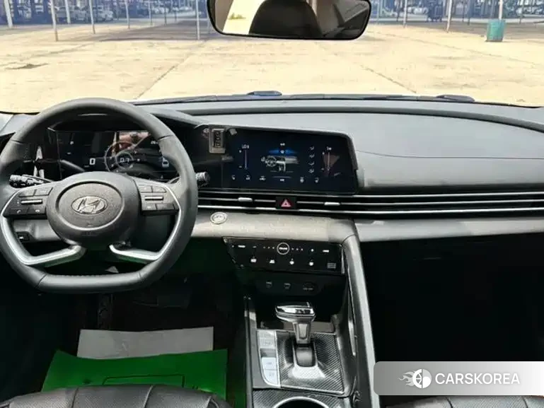 Hyundai Elantra 2023 Белый из Китая
