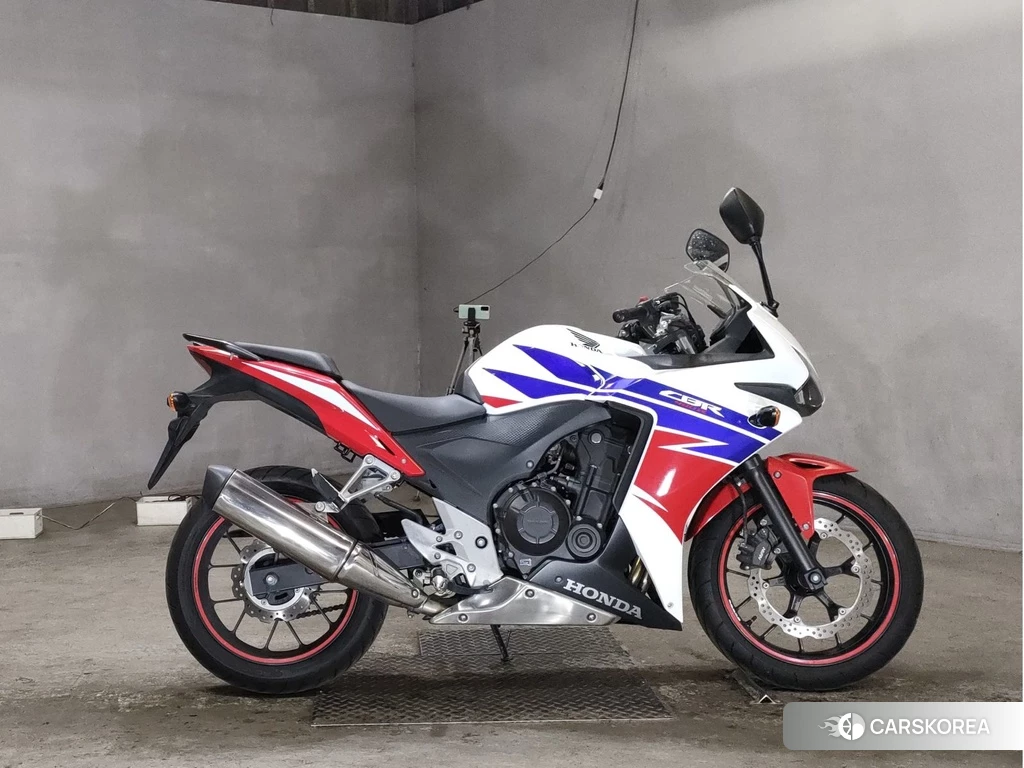 Проданный Honda CBR400R 2018 из Японии