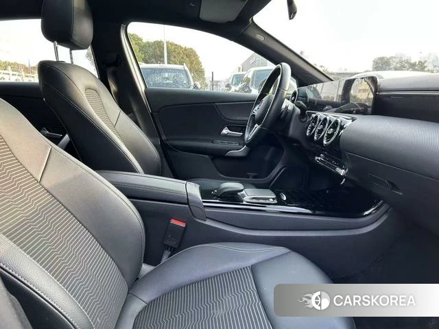 Mercedes-Benz Class A (imported) 2023 Белый из Китая