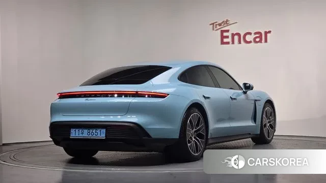 Porsche Taycan 2022 Небесно-голубой из Кореи