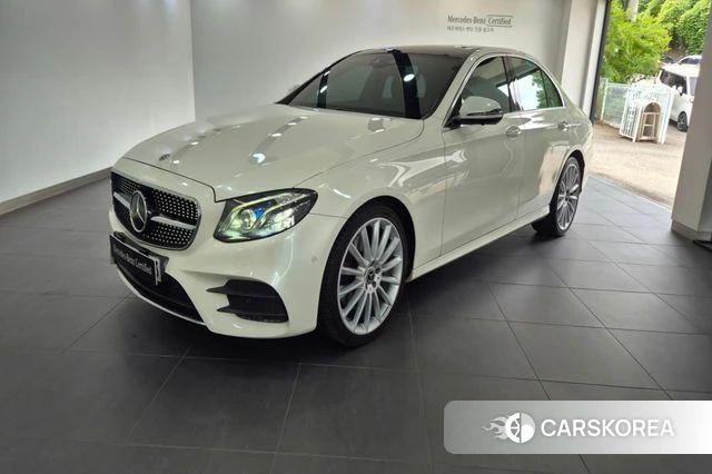 Mercedes-Benz E-Class W213 2018 Белый из Кореи
