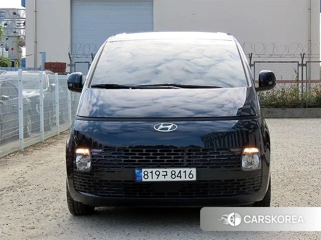 Hyundai Staria 2023 Черный из Кореи