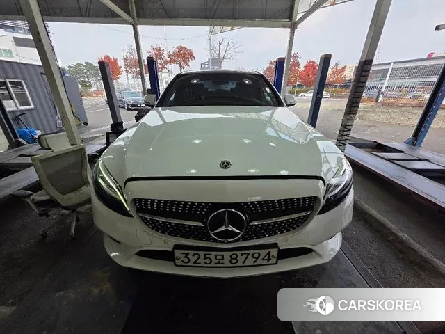 Mercedes-Benz C-Class W205 2018 Белый из Кореи