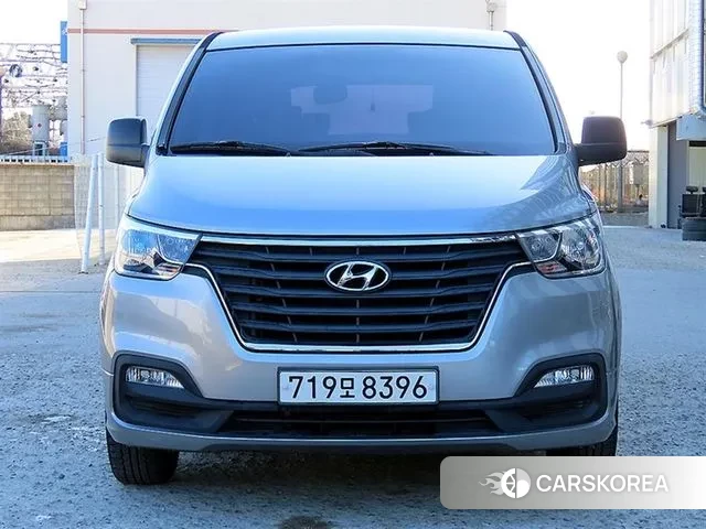 Hyundai The New Grand Starex 2019 Серебристо-серый из Кореи