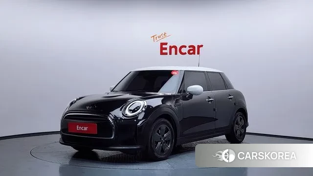Mini Cooper 2023 Черный из Кореи