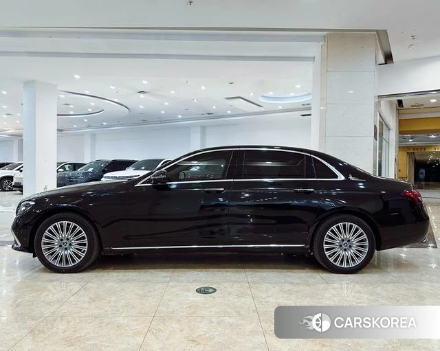 Mercedes-Benz E-class 2022 Черный из Китая
