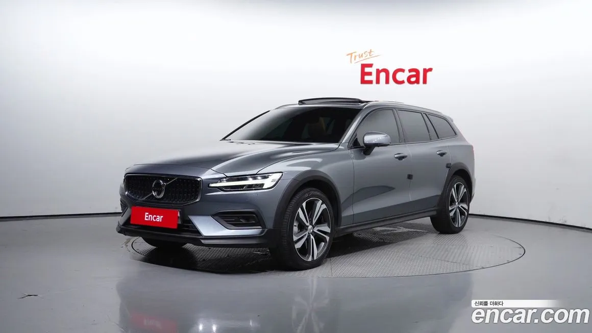 Volvo V60 Cross-Country 2nd Generation 2019 Серый из Кореи