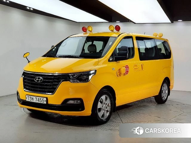 Hyundai The New Grand Starex 2019 Желтый из Кореи