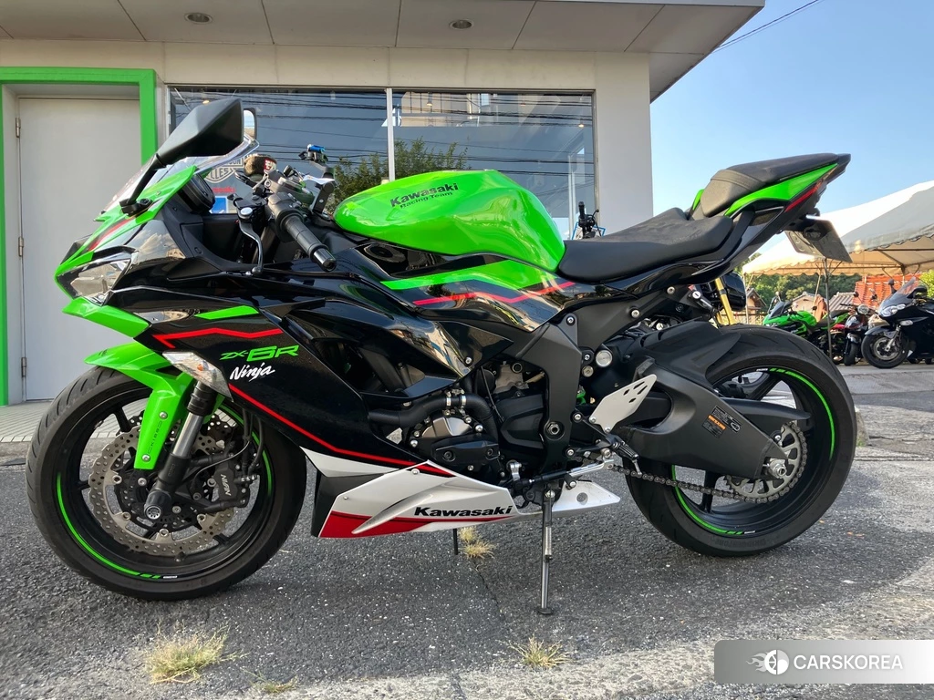 Проданный Kawasaki NINJA ZX-6R 2022 из Японии, фото 2