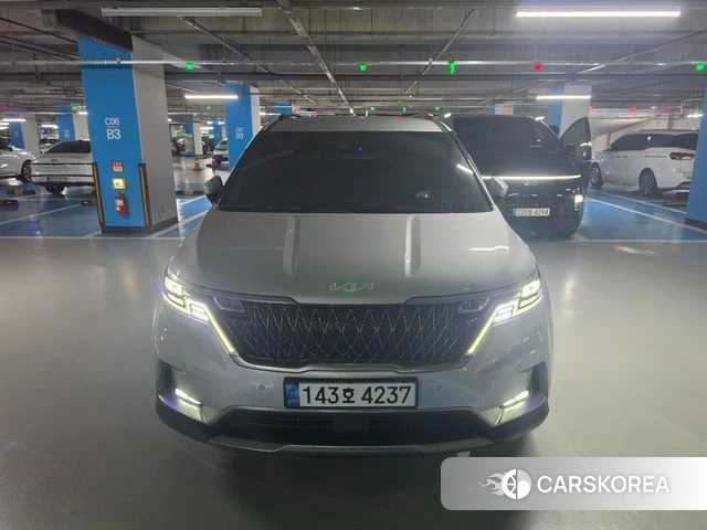 Kia Carnival 4th generation 2022 Серебряный из Кореи