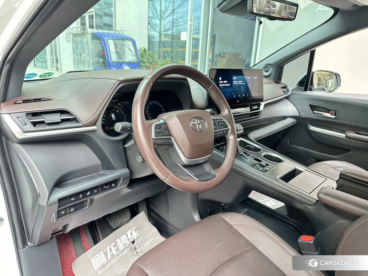 Toyota Saina 2021 Белый из Китая