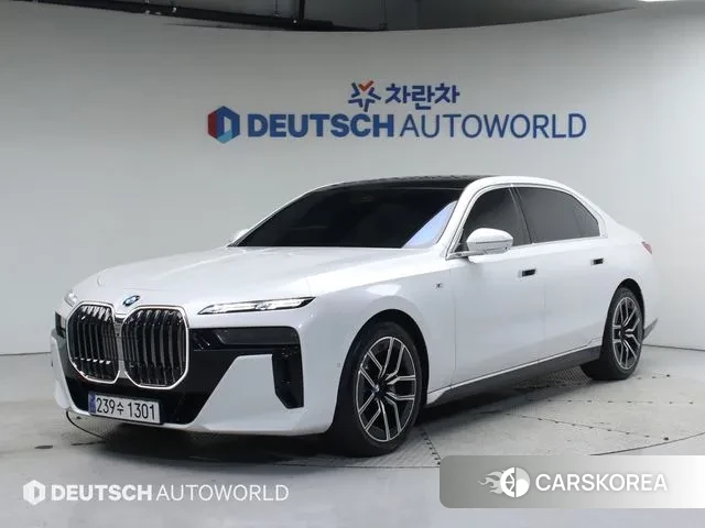 BMW 7 Series (G70) 2023 Белый из Кореи