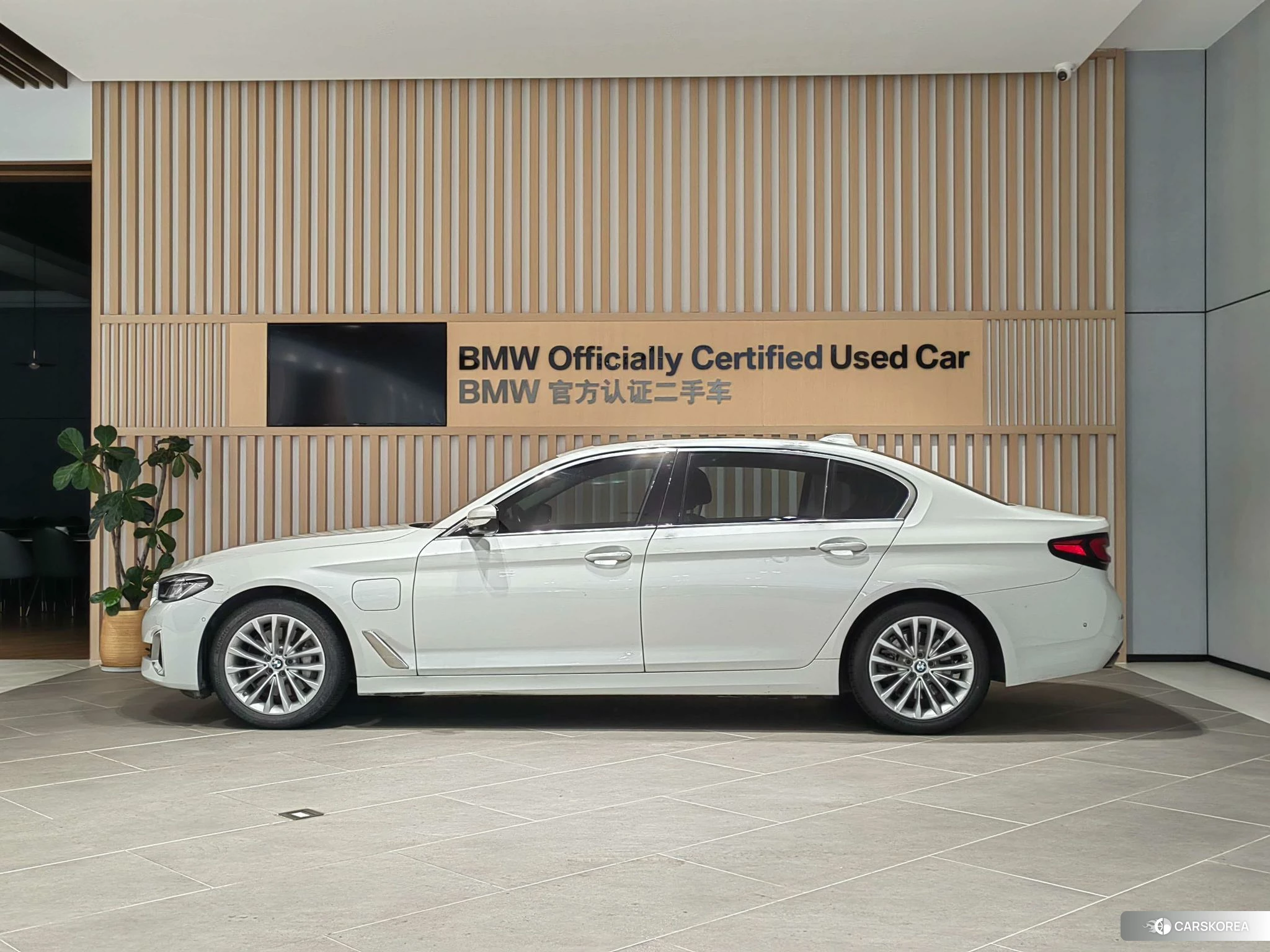 BMW 5 series PHEV 2020 Белый из Китая